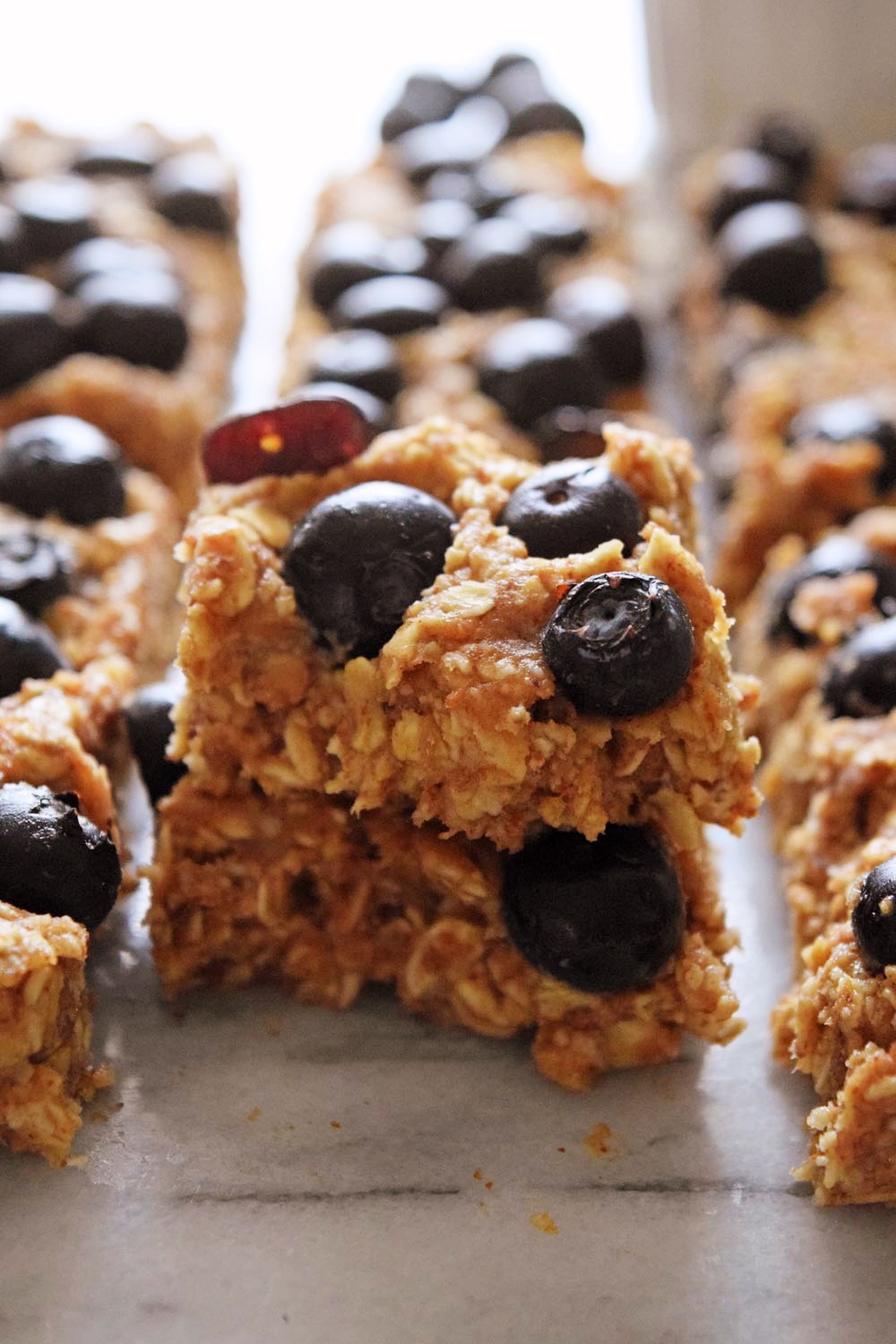 Vegan No Bake Blueberry Muffin Granola Bars - Beaming Banana